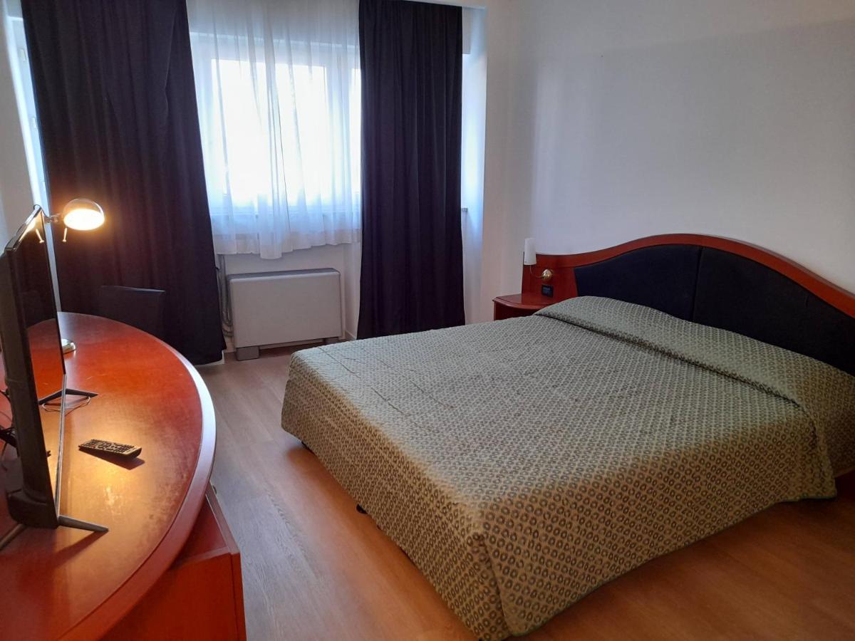 Hotel Donizetti Lallio المظهر الخارجي الصورة