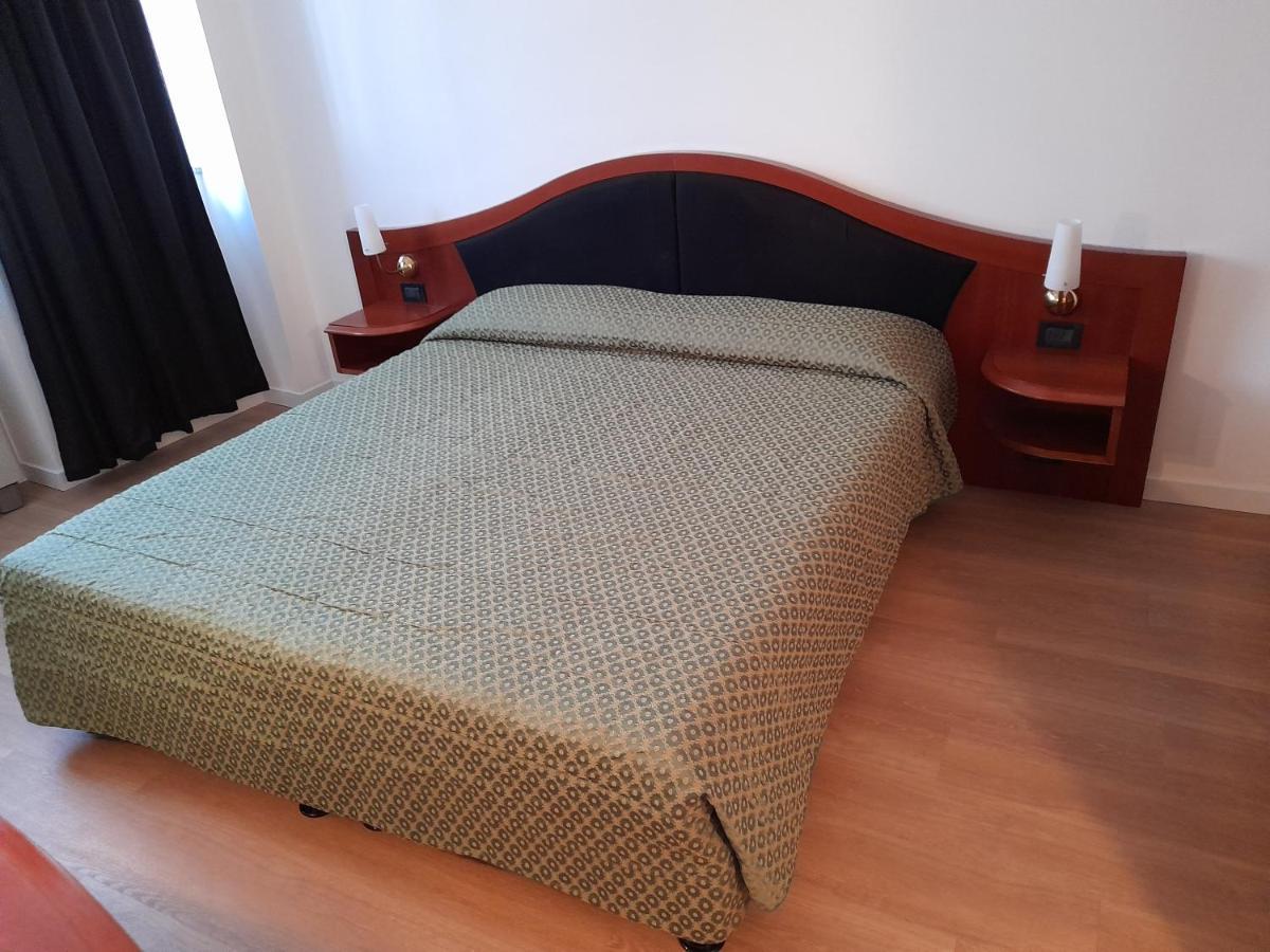 Hotel Donizetti Lallio المظهر الخارجي الصورة
