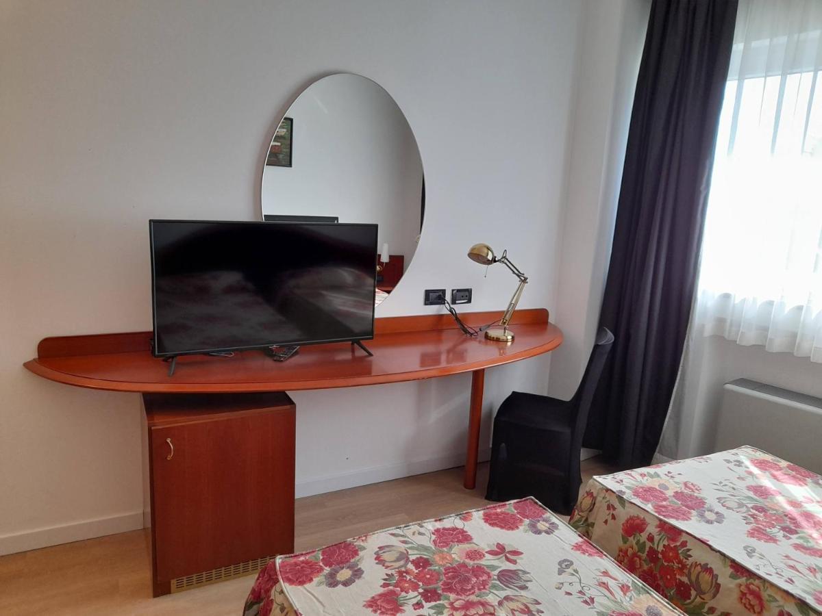 Hotel Donizetti Lallio المظهر الخارجي الصورة