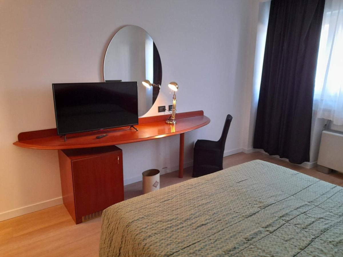 Hotel Donizetti Lallio المظهر الخارجي الصورة