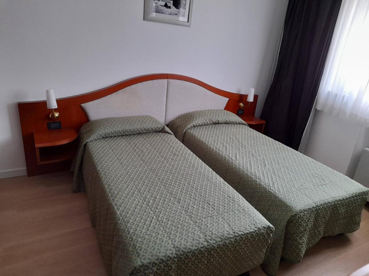 Hotel Donizetti Lallio المظهر الخارجي الصورة