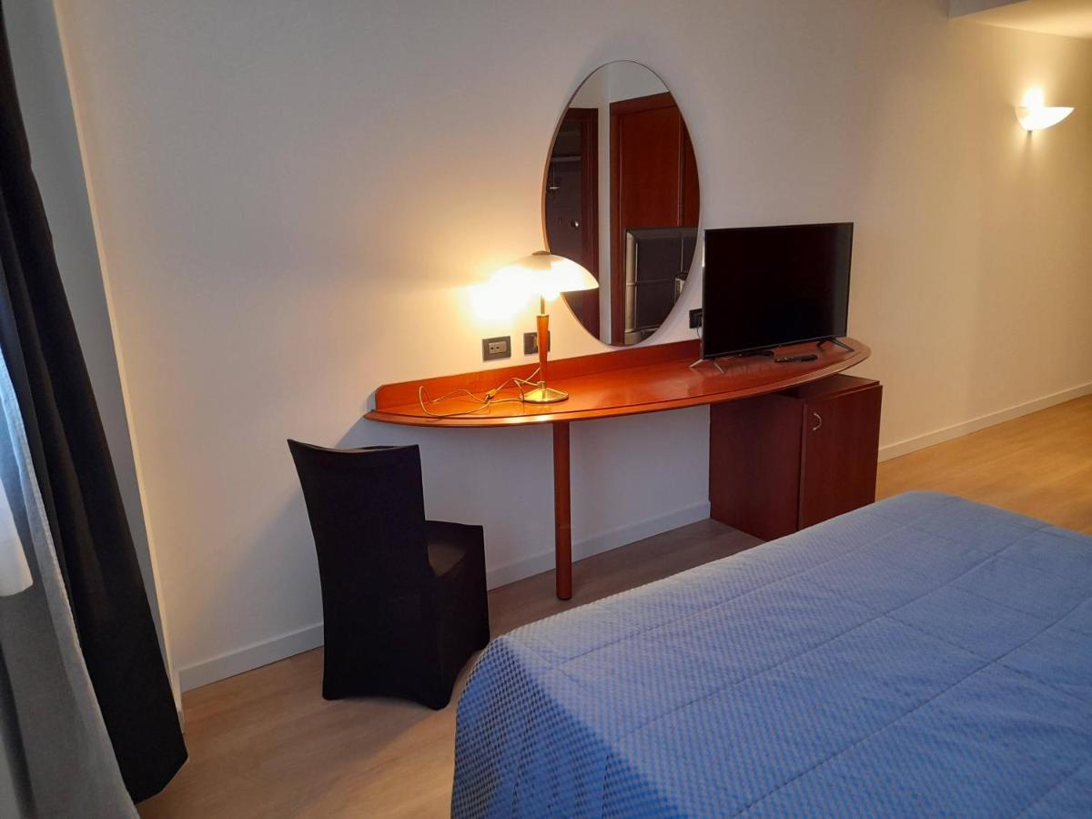 Hotel Donizetti Lallio المظهر الخارجي الصورة