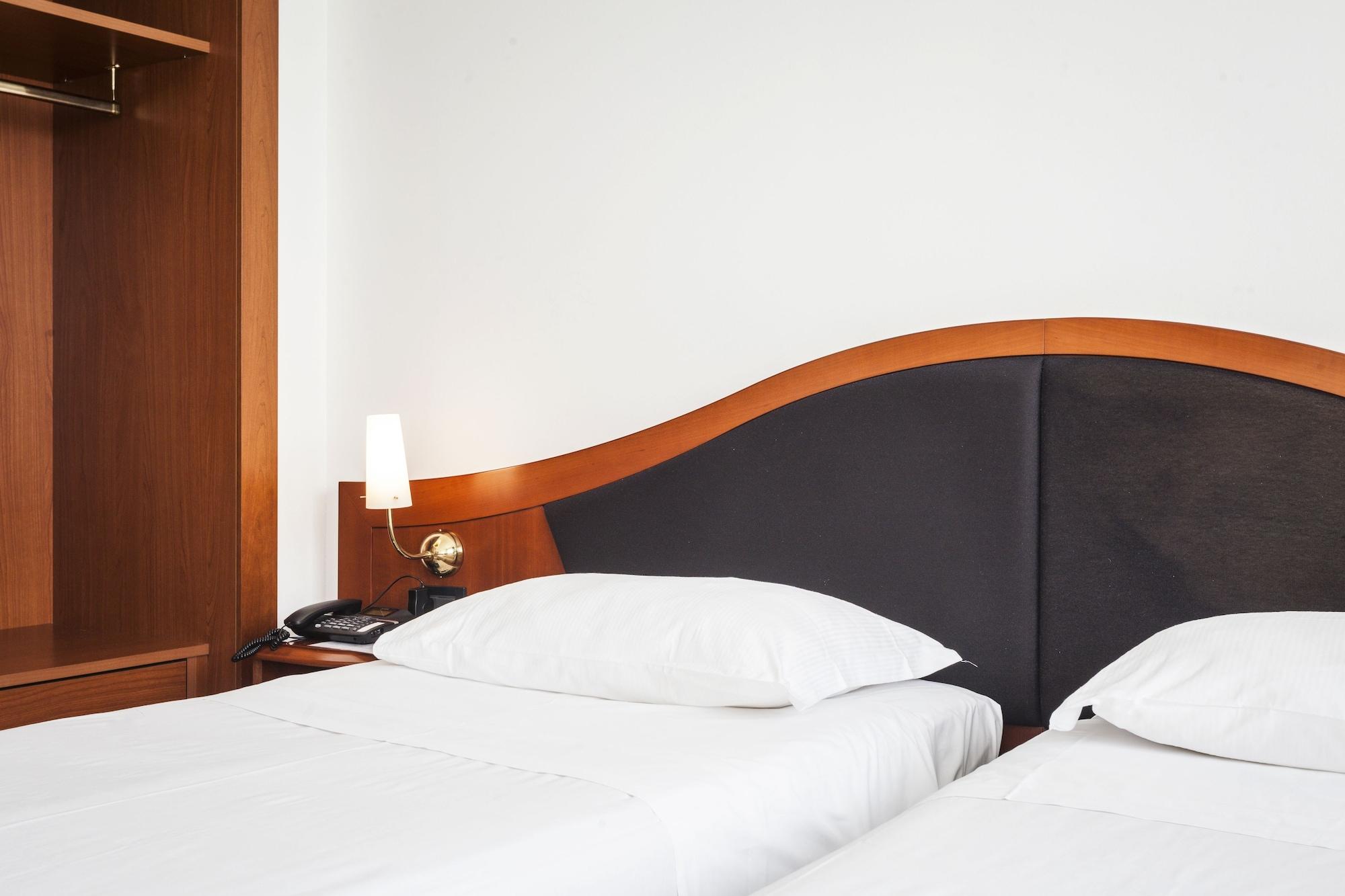 Hotel Donizetti Lallio المظهر الخارجي الصورة