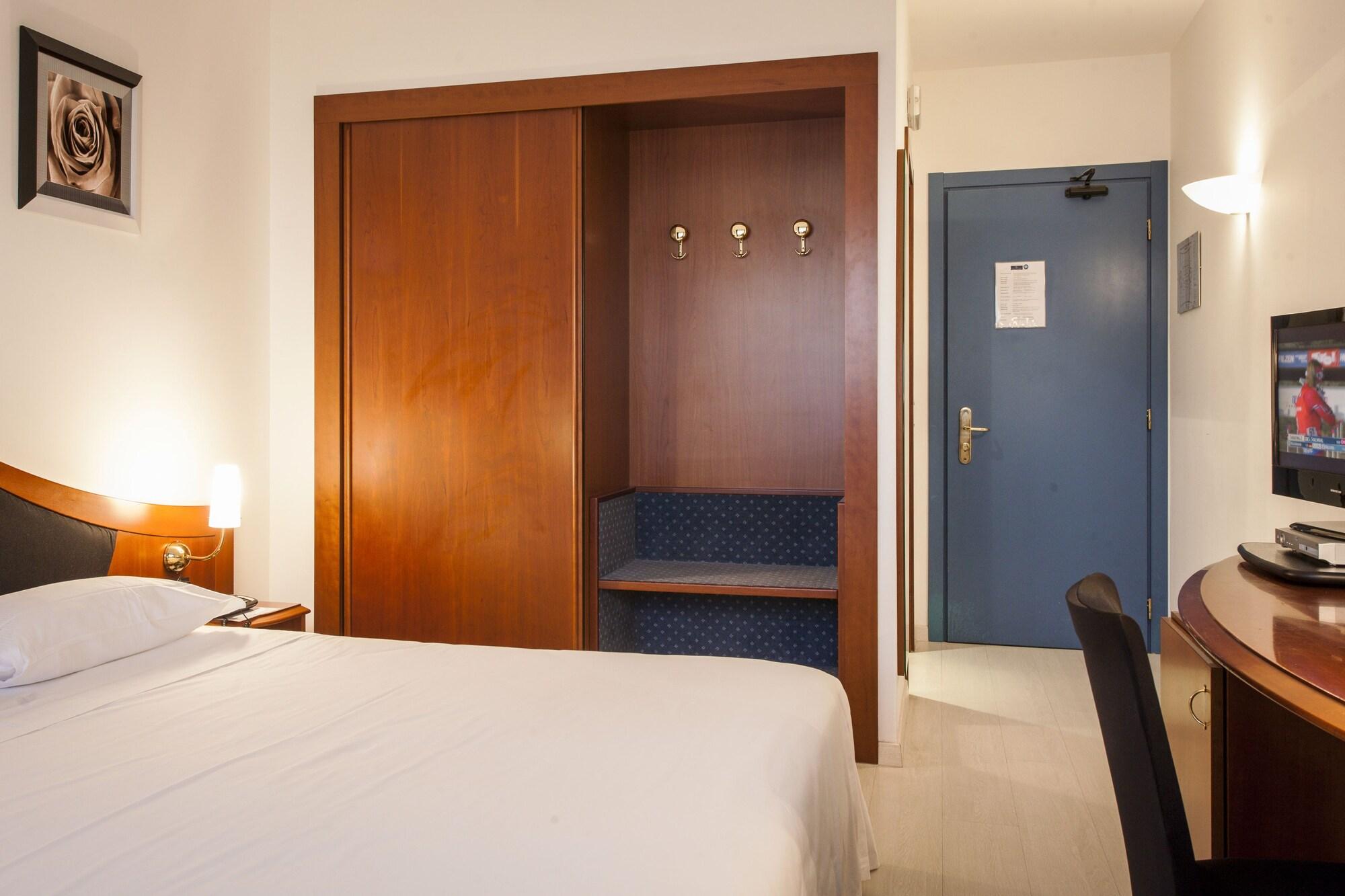Hotel Donizetti Lallio المظهر الخارجي الصورة